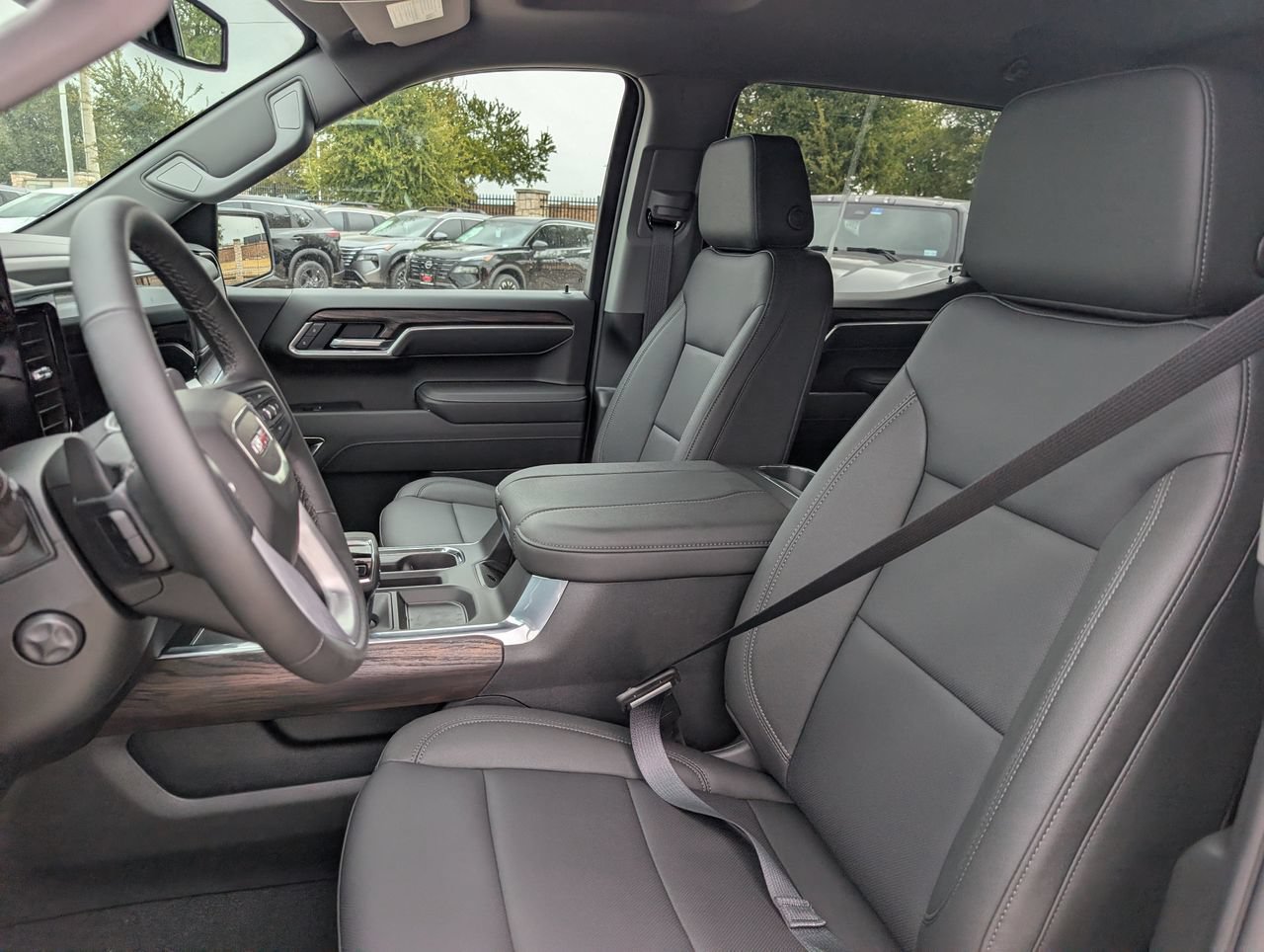 2026 GMC Sierra 1500 SLT - Photo 19
