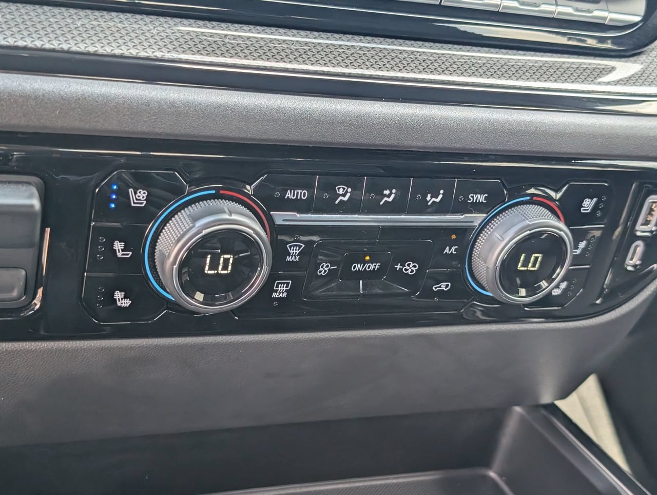 2023 Chevrolet Silverado 1500 ZR2 - Photo 16