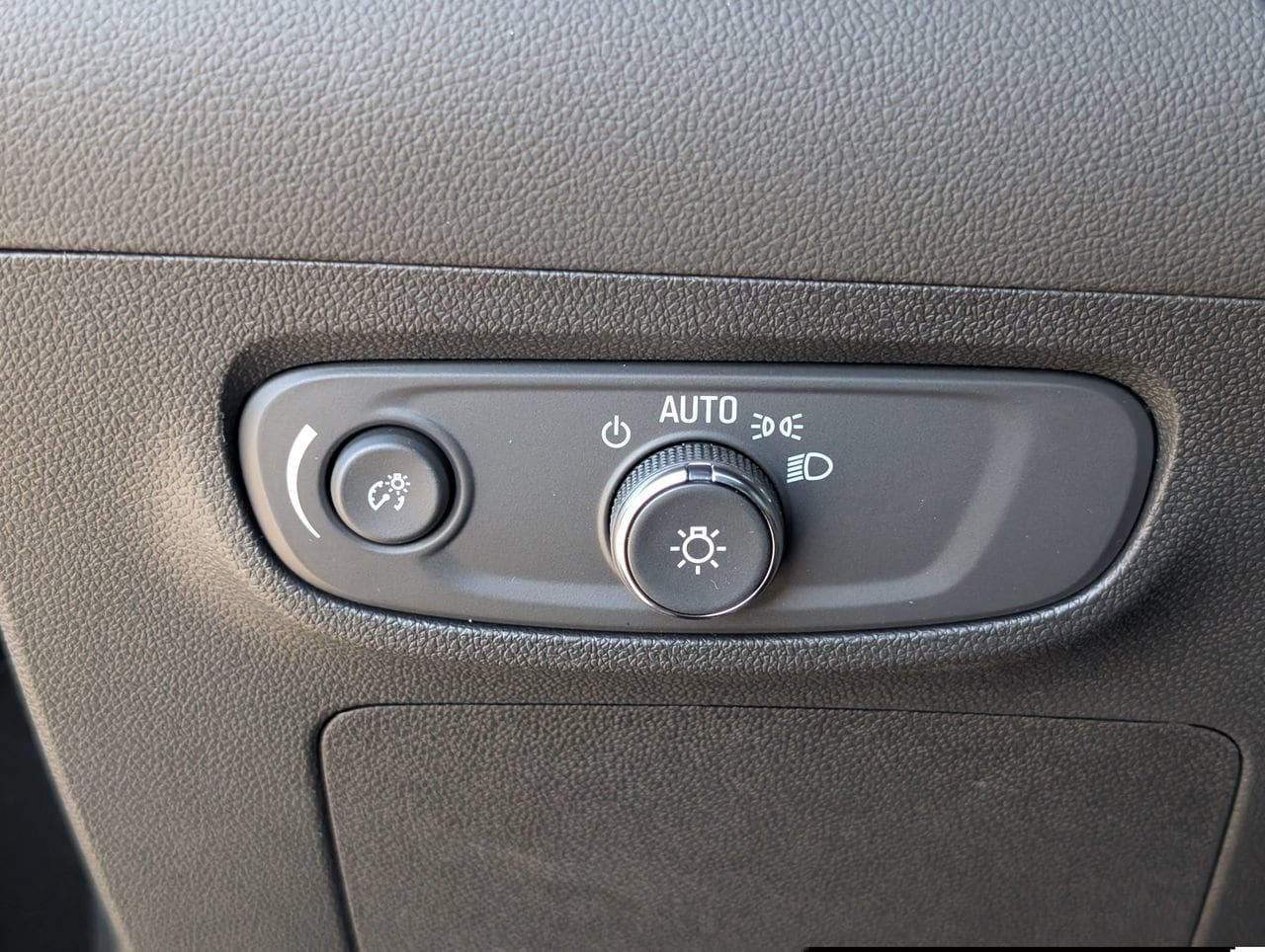 2026 Buick Encore GX Sport Touring - Photo 19