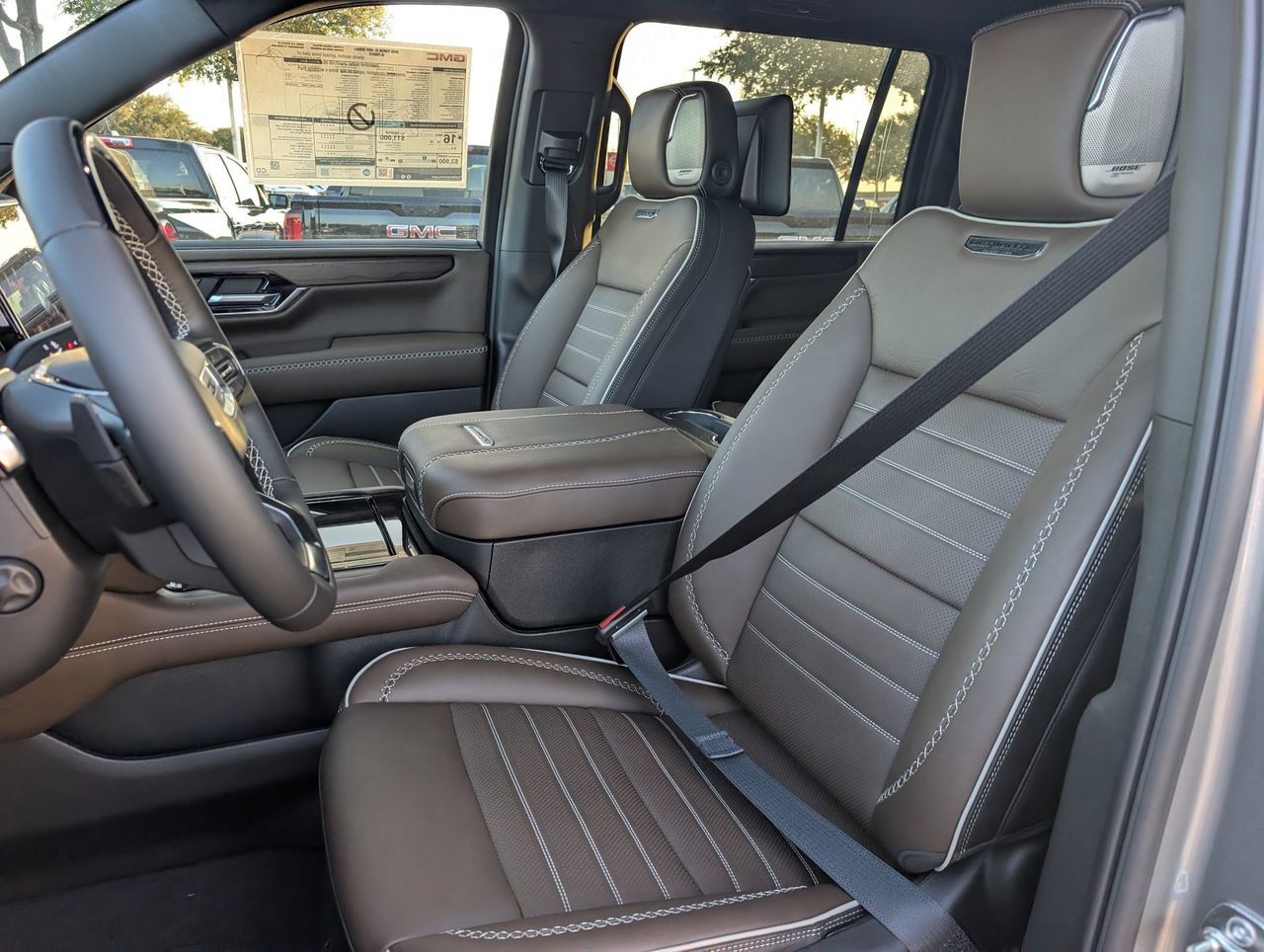 2026 GMC Yukon XL Denali Ultimate - Photo 18