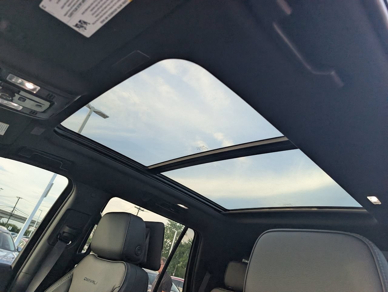 2026 GMC Yukon XL Denali - Photo 19