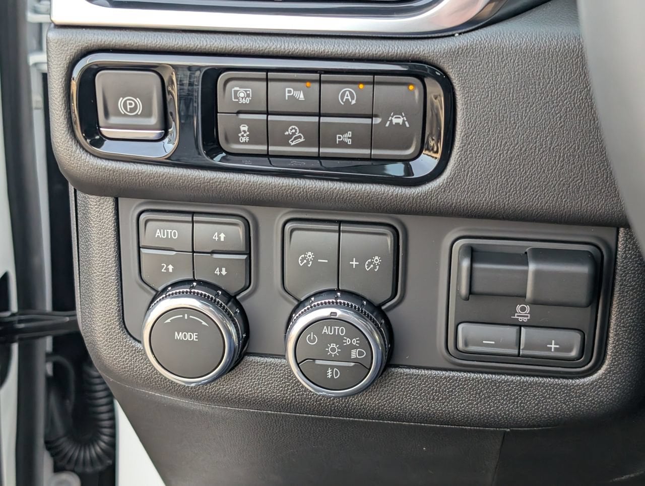 2026 GMC Yukon Elevation - Photo 18