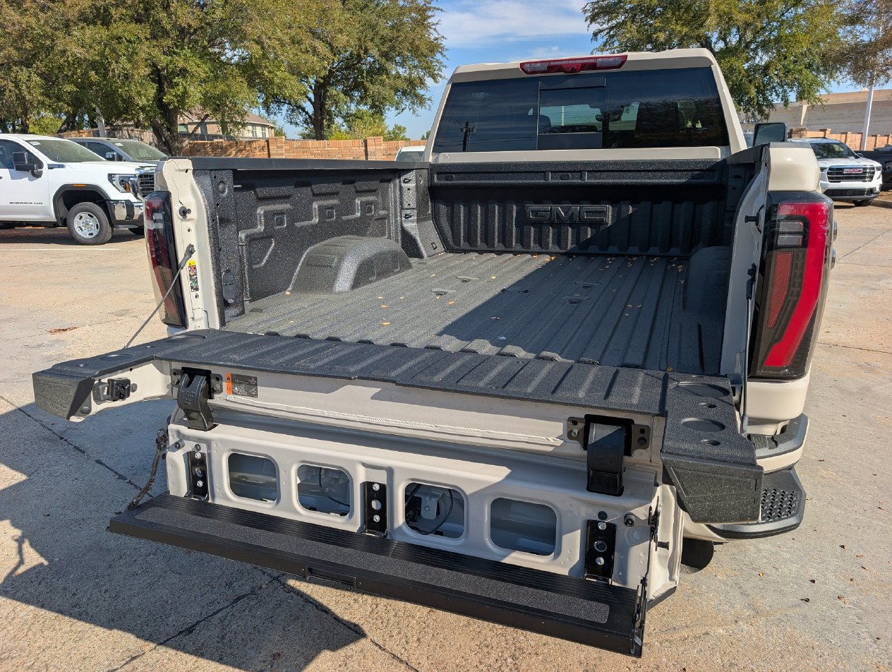 2026 GMC Sierra 2500HD AT4 - Photo 7