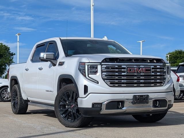 2022 GMC Sierra 4WD Crew Cab Standard Box Denali's photo