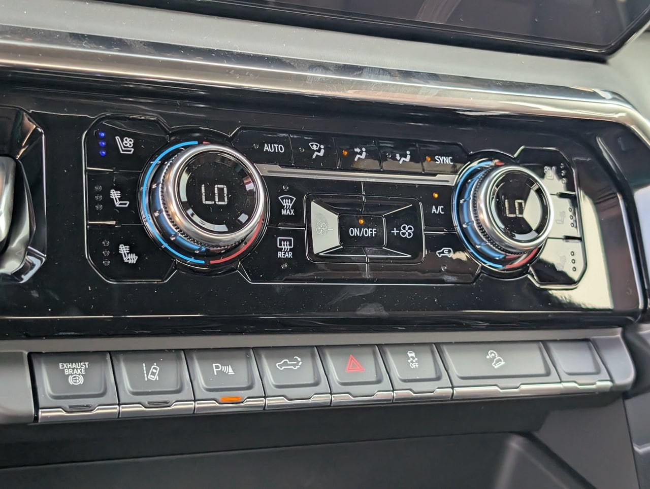 2026 GMC Sierra 2500HD Denali Ultimate - Photo 13