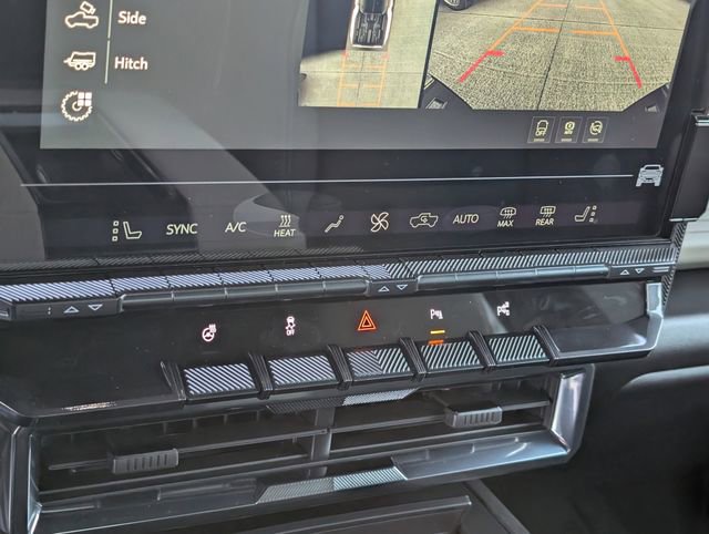 2026 GMC HUMMER EV 2X - Photo 13