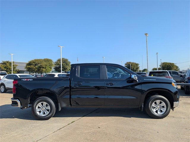 2025 Chevrolet Silverado 1500 LT photo 2
