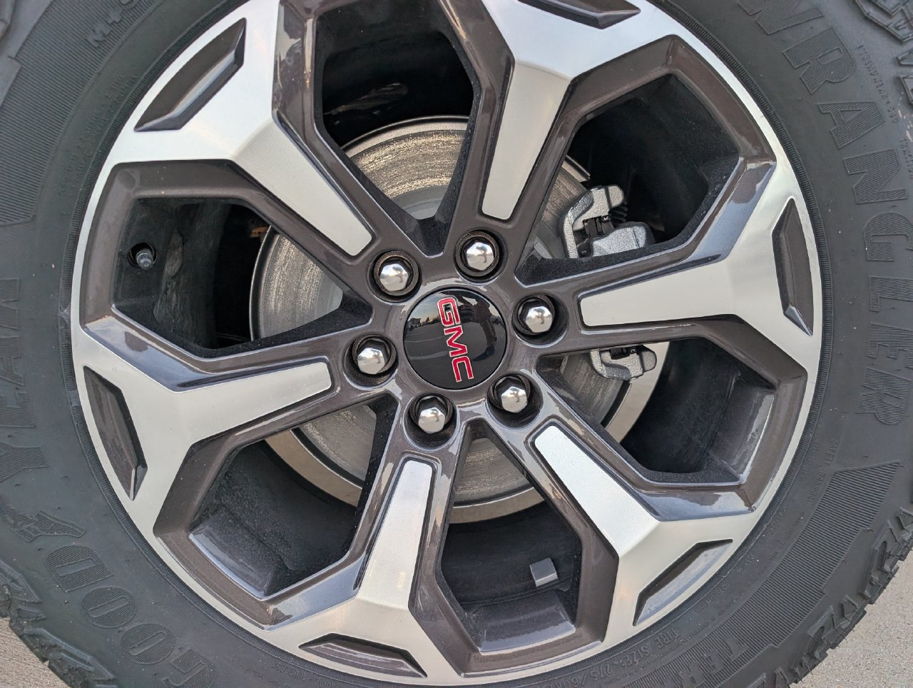 2026 GMC Yukon XL AT4 Ultimate - Photo 6