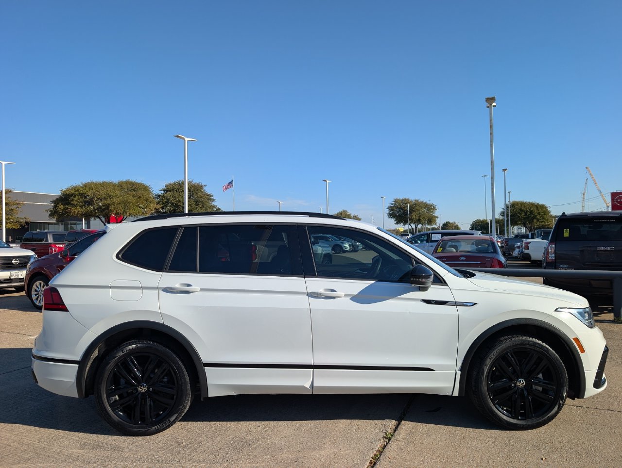 Used 2022 Volkswagen Tiguan SE R-Line Black SUV