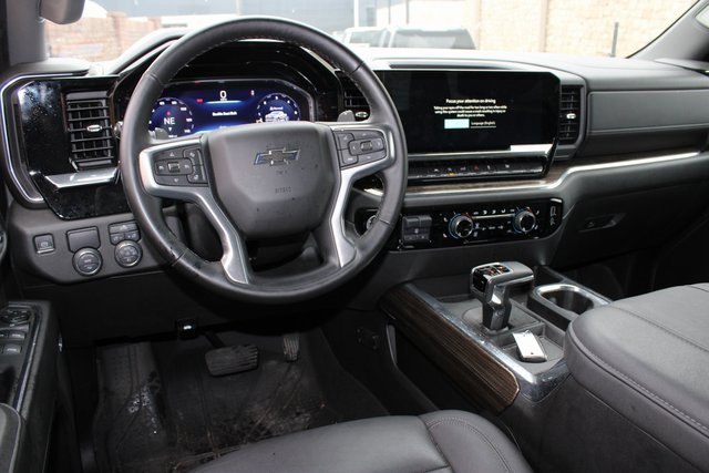 2024 Chevrolet Silverado 1500 RST photo 4