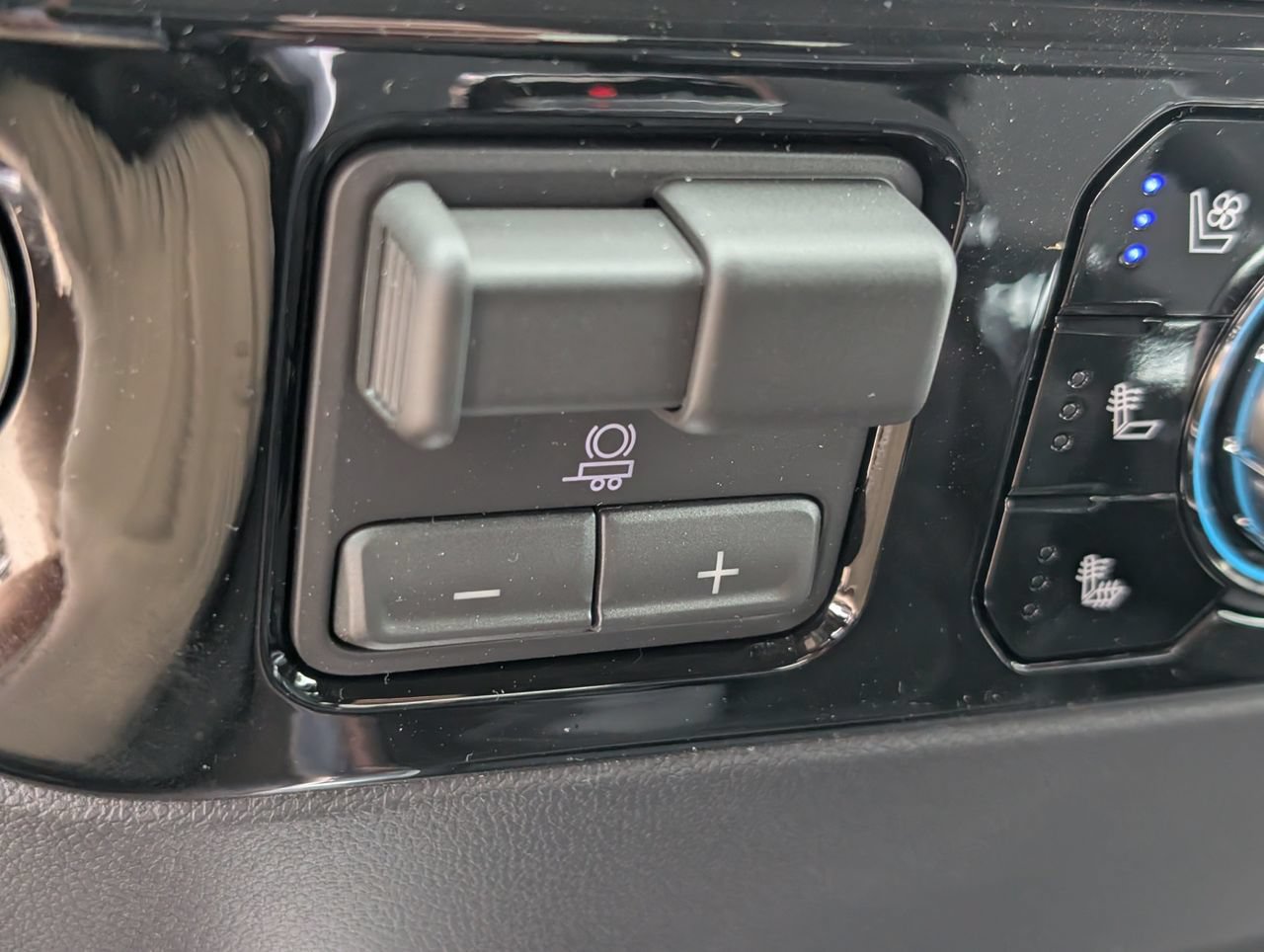 2026 GMC Sierra 1500 SLT - Photo 15
