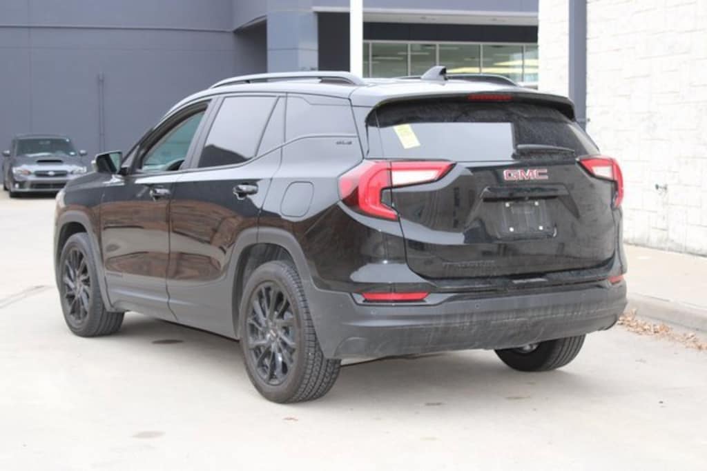 Used 2024 GMC Terrain SLE SUV