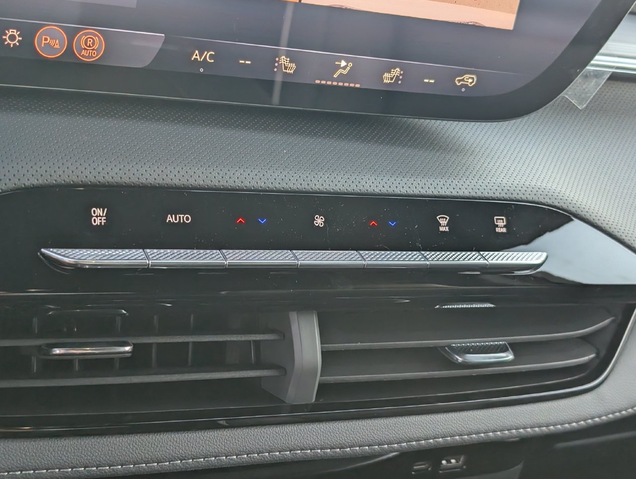 2027 Buick Enclave Preferred - Photo 14