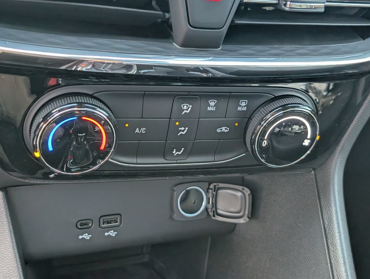 2026 Buick Encore GX Sport Touring - Photo 13