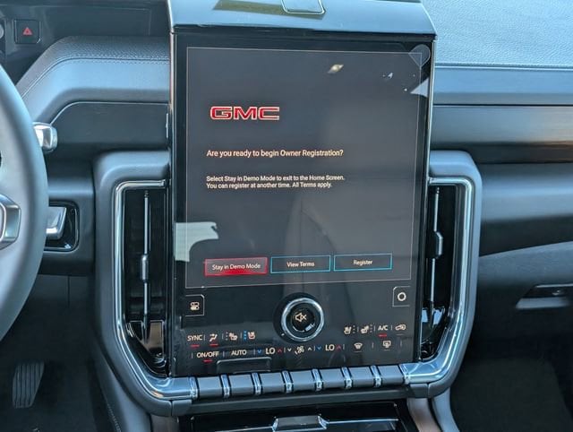 2026 GMC Yukon Denali - Photo 10