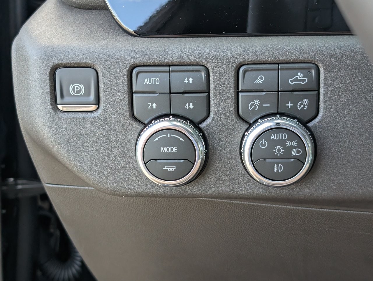2026 GMC Sierra 1500 SLT - Photo 18