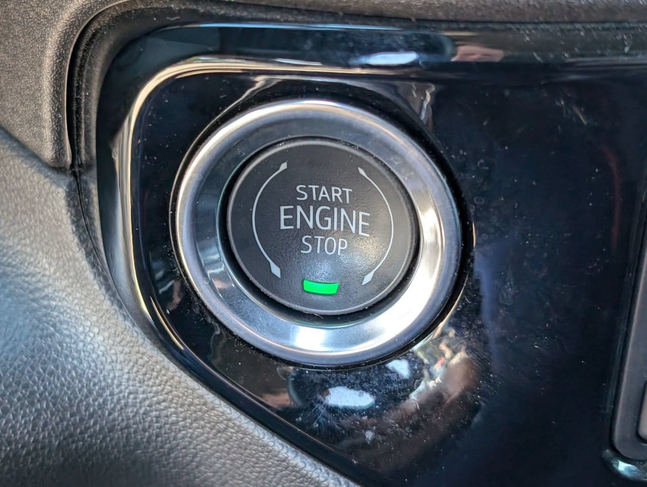 Used 2025 Sterling Gray Metallic Chevrolet LT image 19