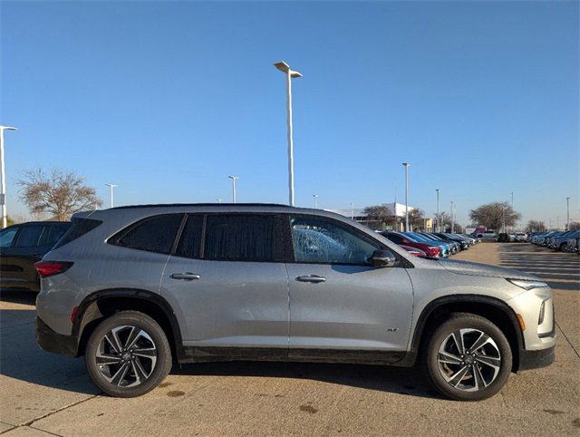 2025 Buick Enclave Sport Touring photo 3