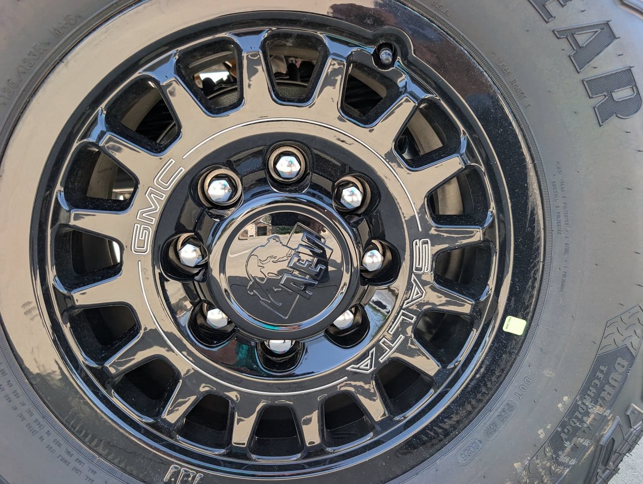 2026 GMC Sierra 2500HD AT4X - Photo 6