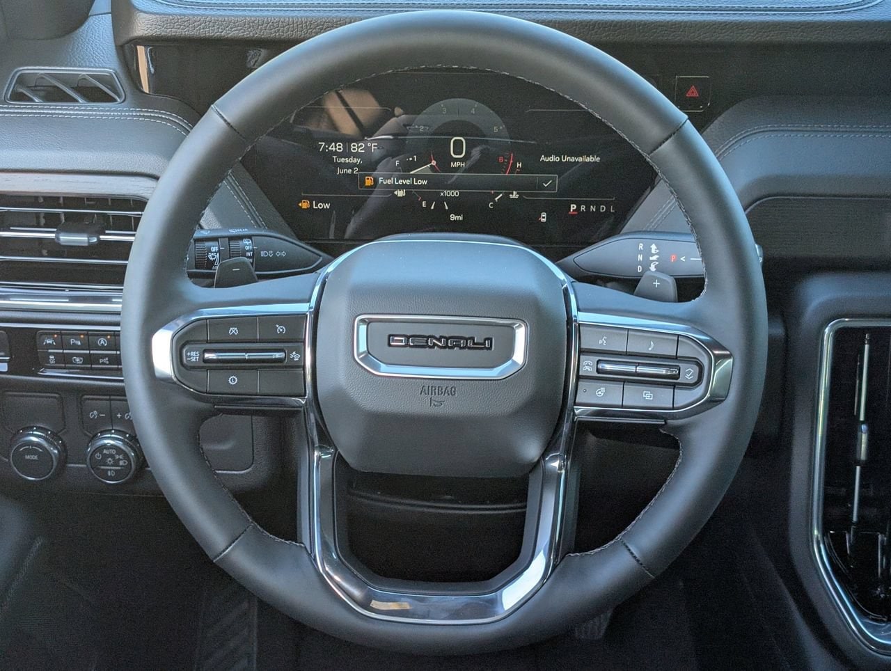2026 GMC Yukon XL Denali - Photo 10