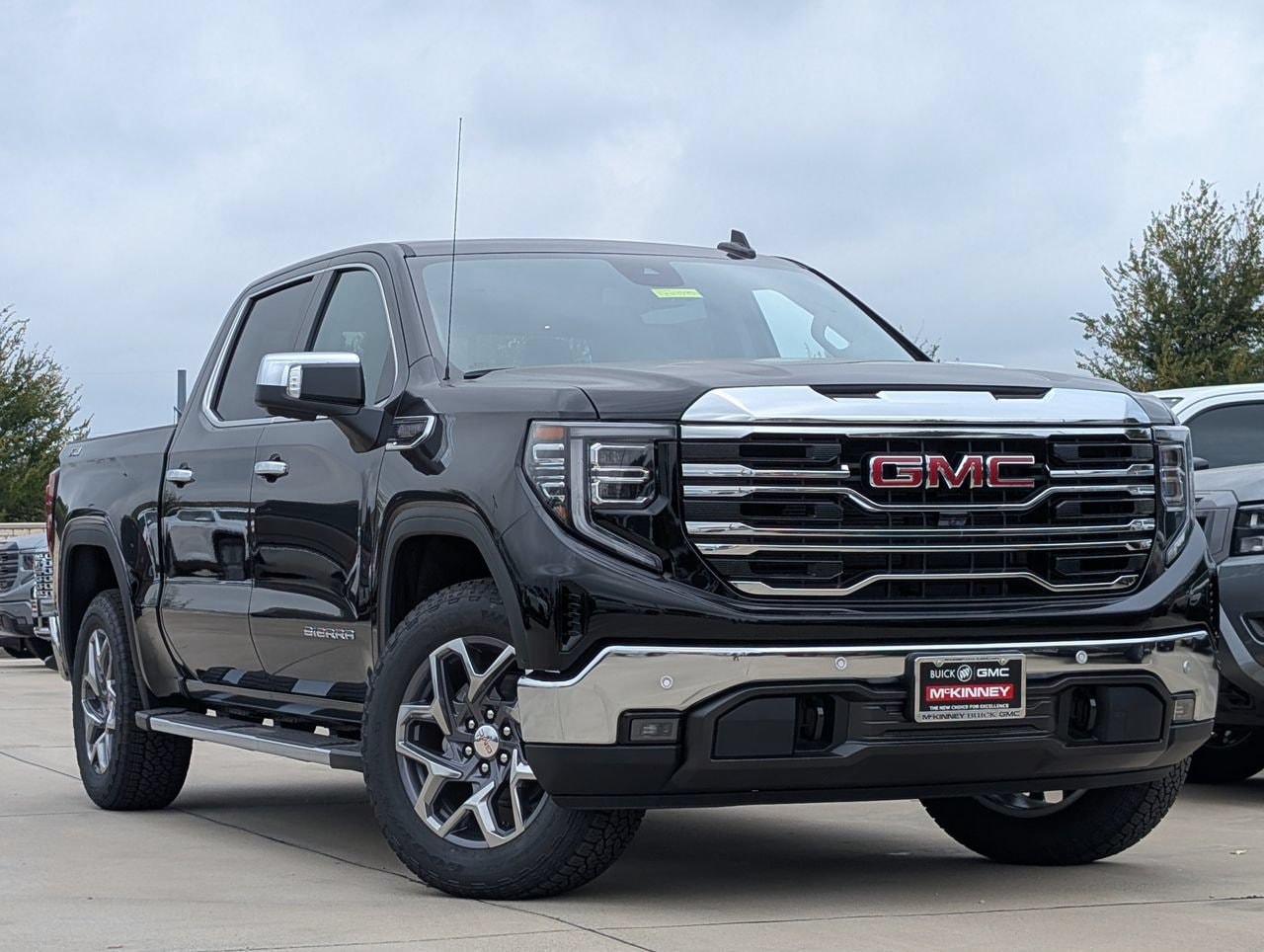 2026 GMC Sierra 1500 SLT - Photo 2