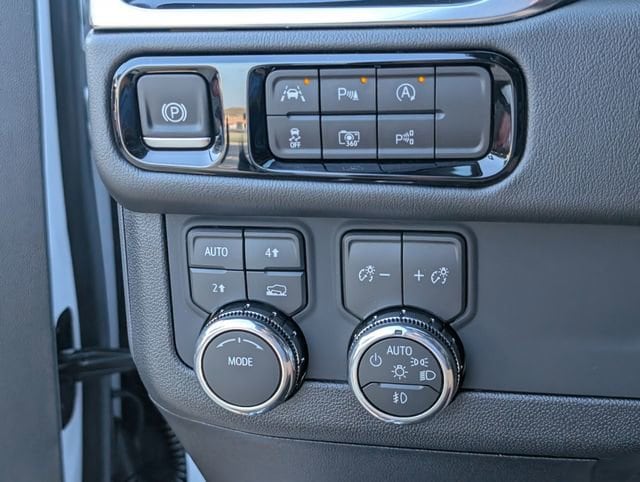 2026 GMC Yukon Denali - Photo 17