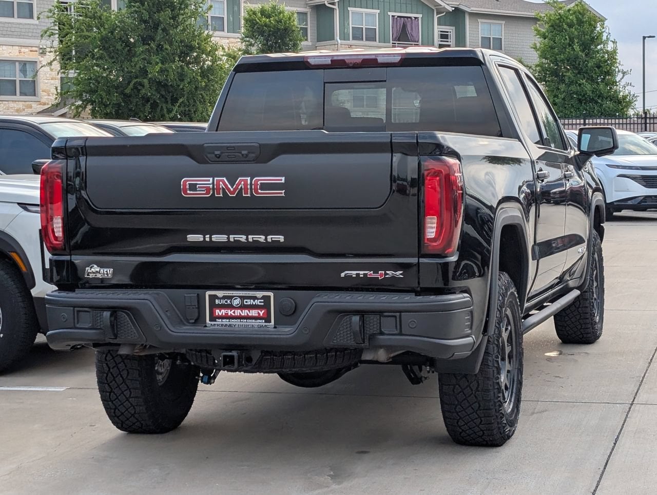 2026 GMC Sierra 1500 AT4X - Photo 4