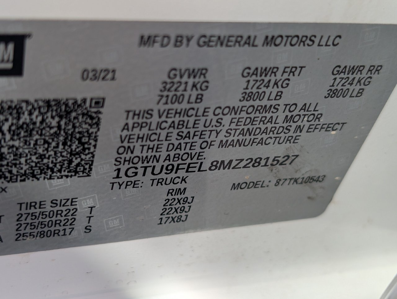 Used 2021 White Frost Tricoat GMC Denali image 30