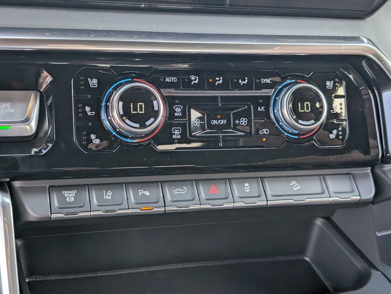 2026 GMC Sierra 2500HD Denali Ultimate - Photo 12