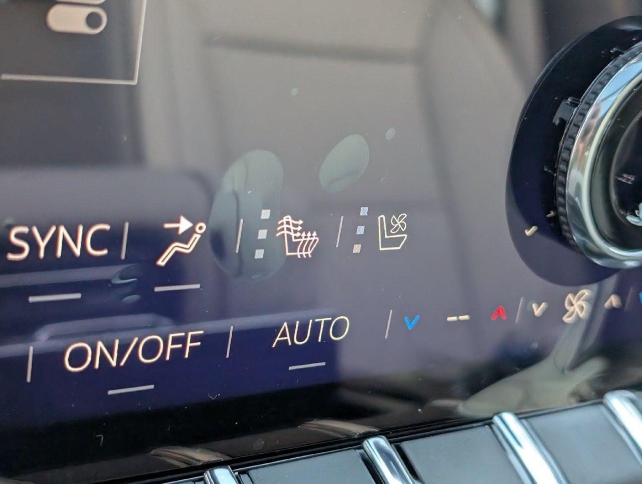 2027 GMC Yukon Denali - Photo 14