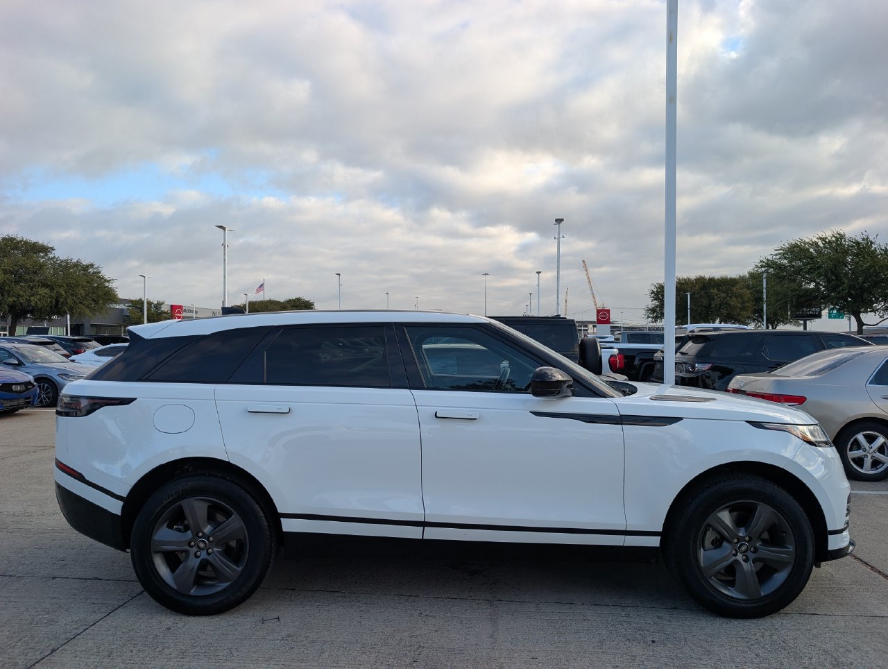 Used 2025 Land Rover Range Rover Velar Dynamic SE SUV