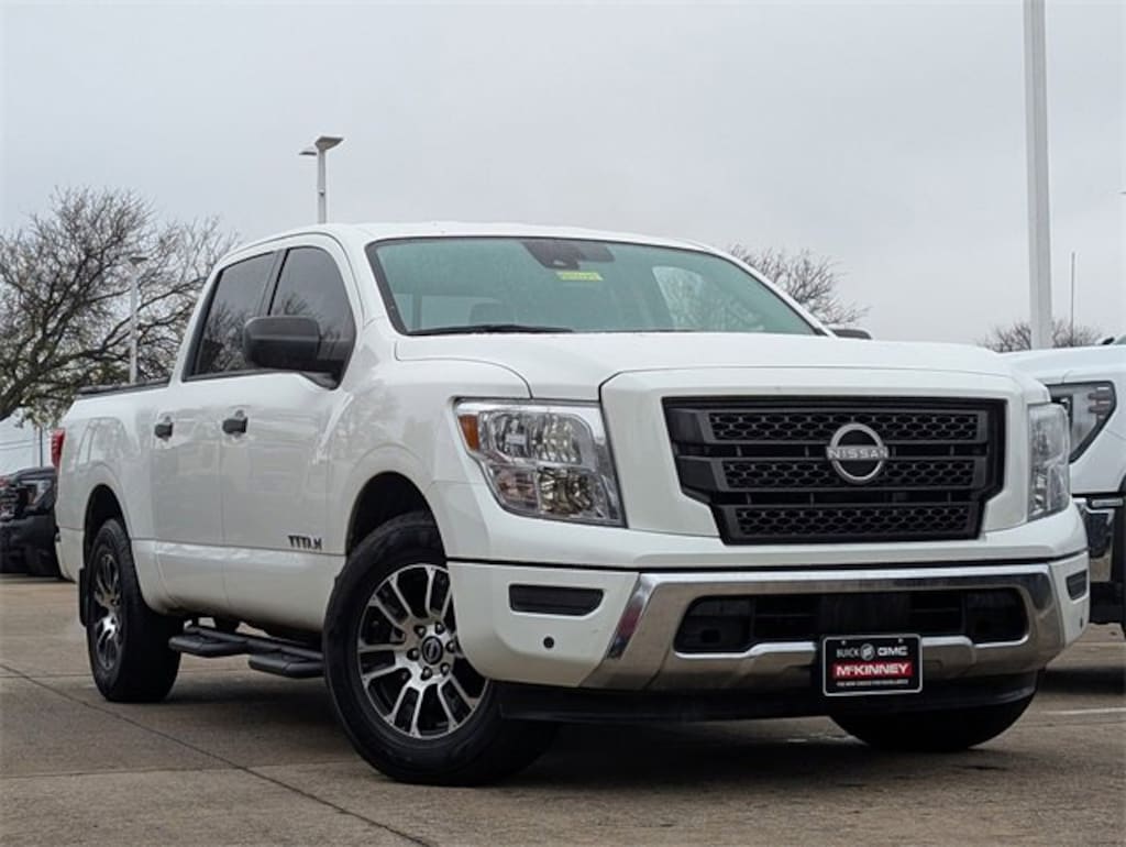 Used 2023 Nissan Titan SV Truck Crew Cab