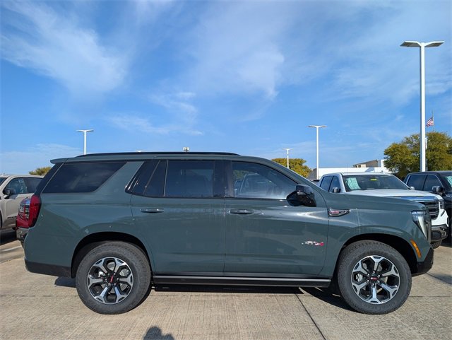 2026 Gmc Yukon AT4 photo 3