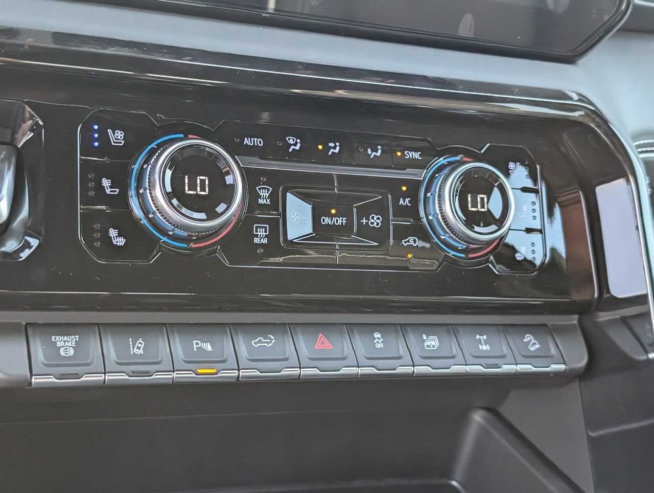 2026 GMC Sierra 2500HD AT4X - Photo 13