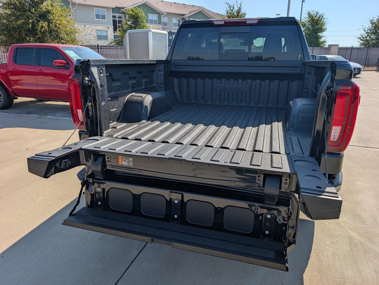 2026 GMC Sierra 1500 SLT - Photo 6