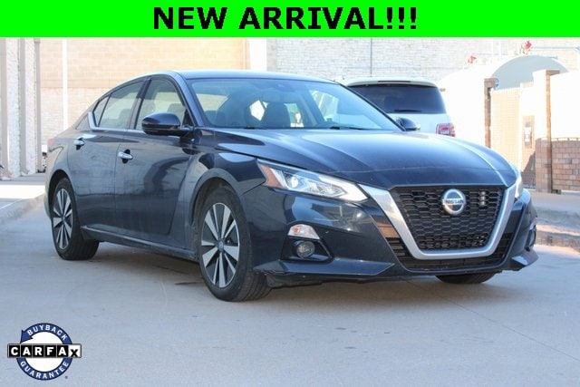 2019 Nissan Altima SL's photo