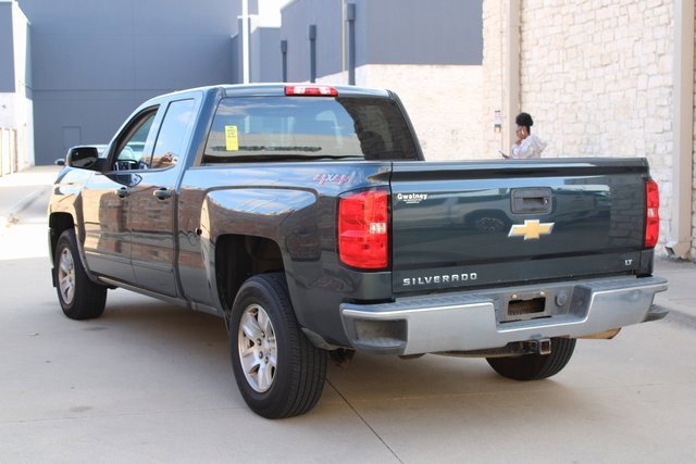2018 Chevrolet Silverado 1500 LT photo 3