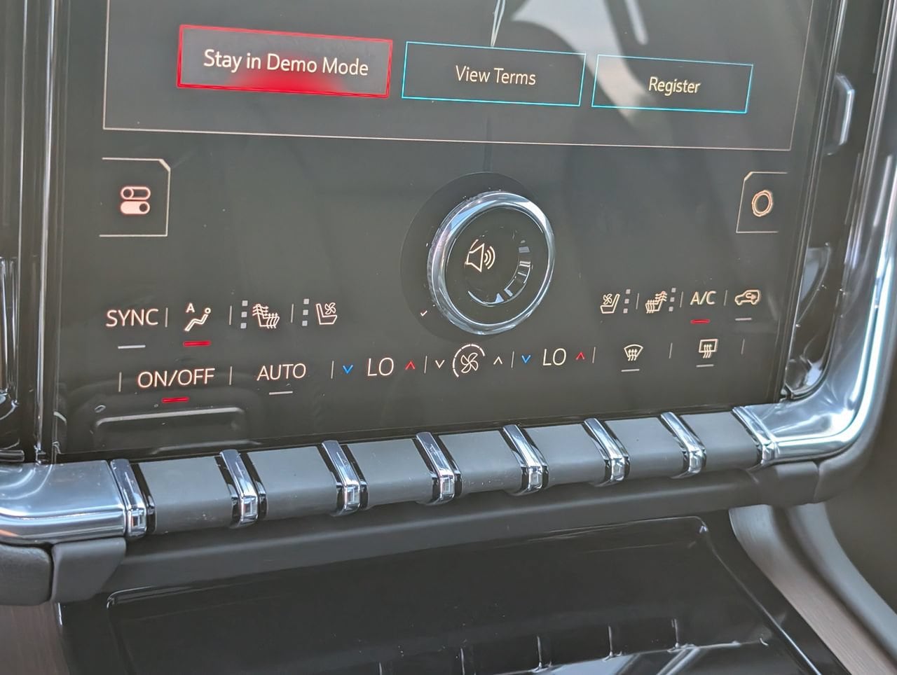 2026 GMC Yukon XL Denali - Photo 13