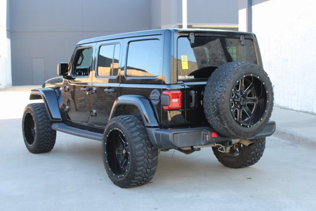 Used 2020 Jeep Wrangler Unlimited Sahara Altitude 4x4 SUV