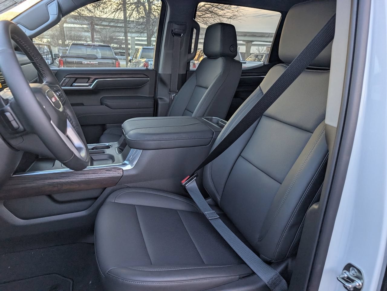 2026 GMC Sierra 1500 SLT - Photo 18