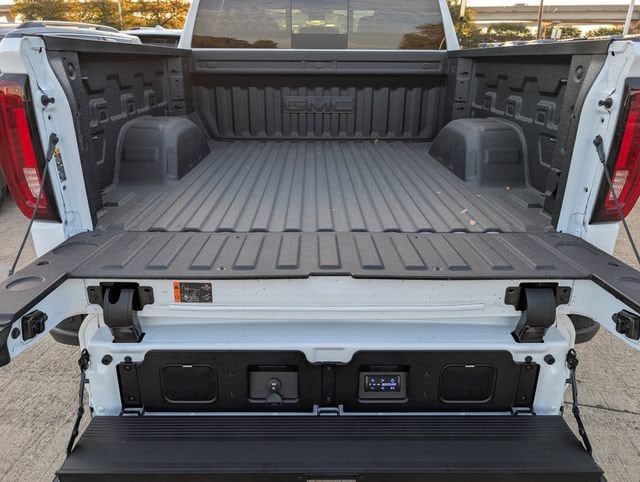 2026 GMC Sierra 1500 AT4X - Photo 7