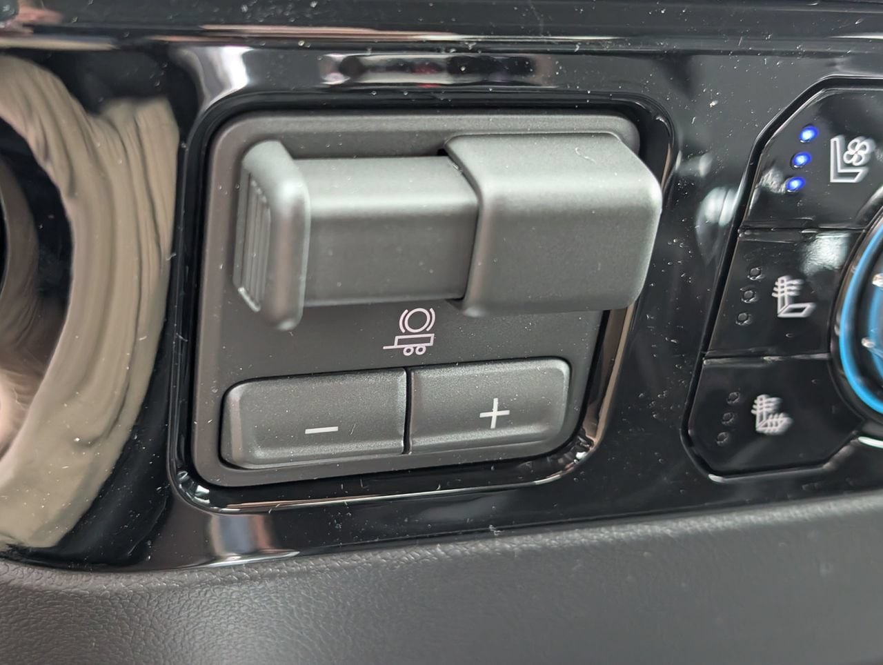 2026 GMC Sierra 1500 SLT - Photo 13