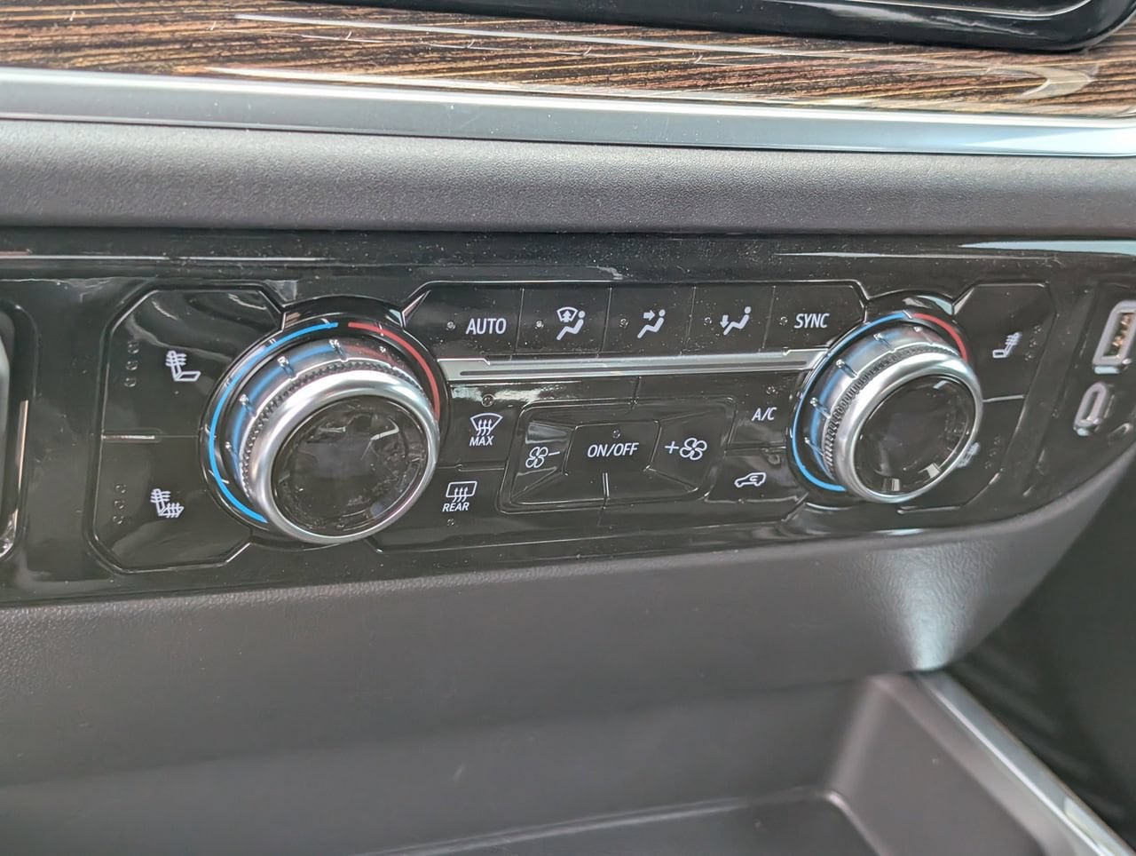 2026 GMC Sierra 1500 Elevation - Photo 13