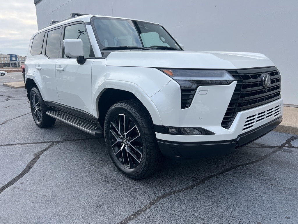 2024 Lexus GX Premium's photo