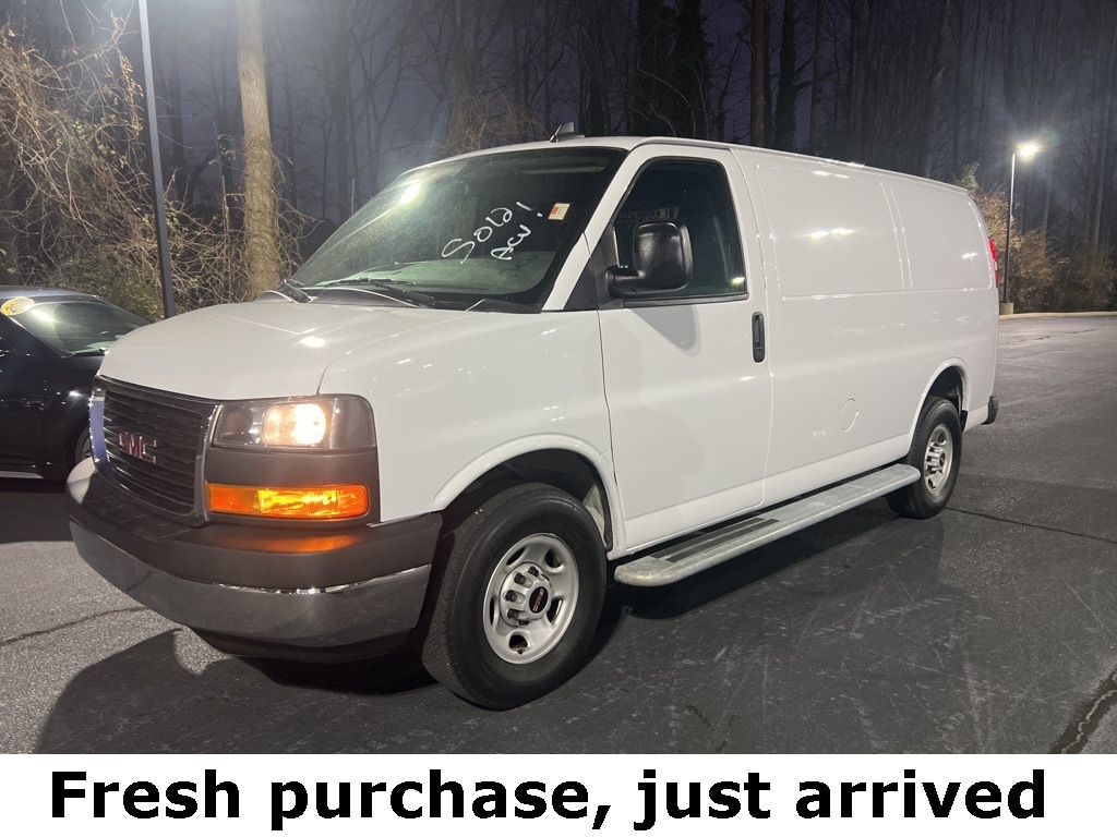 2023 GMC Savana Cargo Work Van's photo
