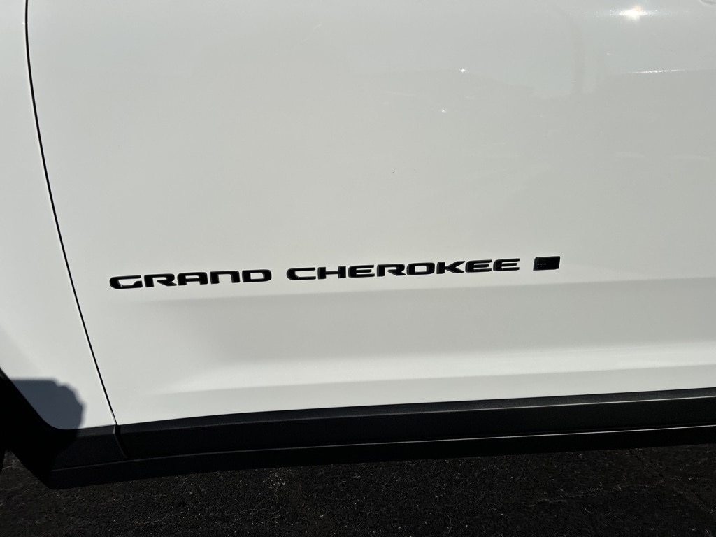 New 2025 Jeep Grand Cherokee L LIMITED 4X4 Sport Utility