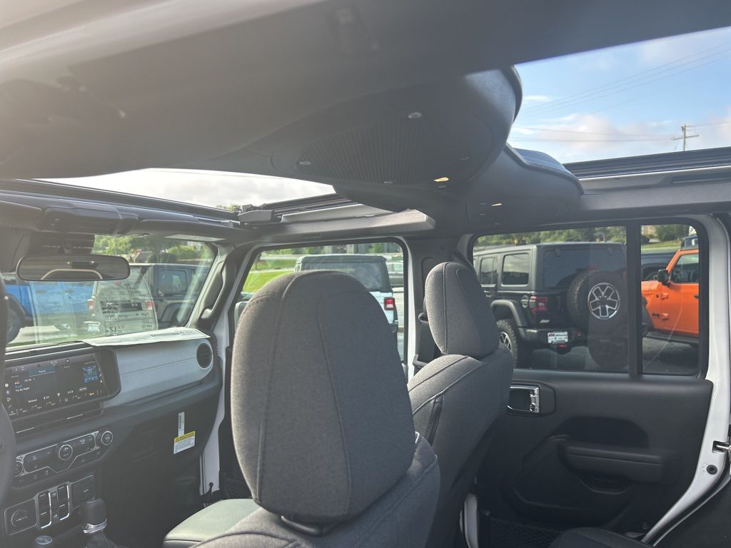 2025 Jeep Wrangler 4-Door Sport S - Photo 35