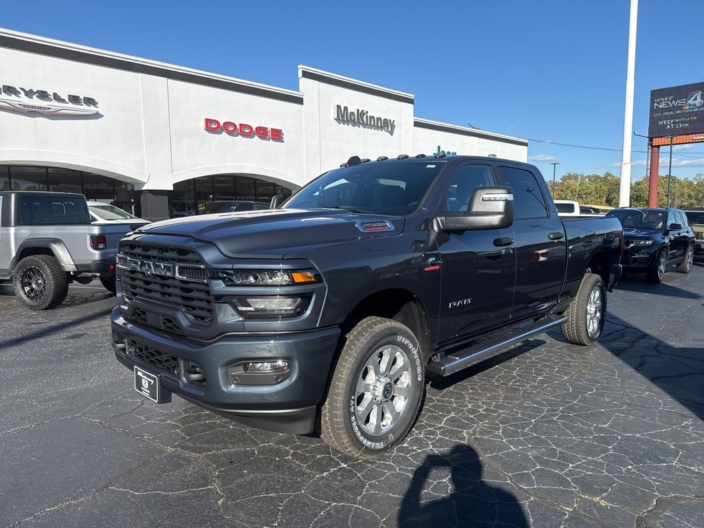 New 2026 Ram 2500 BIG HORN CREW CAB 4X4 6'4 BOX Pickup