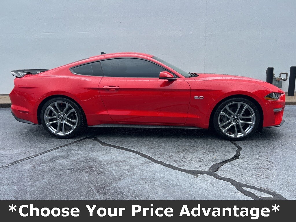 2022 Ford Mustang GT Premium photo 2