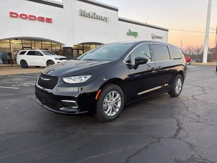 2026 Chrysler Pacifica SELECT Passenger Van